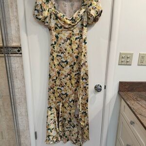 ASTR The Label: Dayanara Floral Puff Sleeve Dress